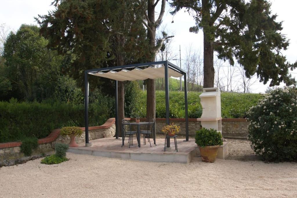 Casa Vacanze Podere San Giusto โวลแตร์รา ภายนอก รูปภาพ